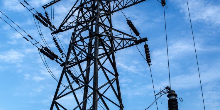 Propone CRE más candados para permisos de generación eléctrica