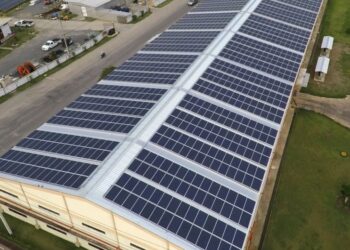 Prohíbe la CRE a industriales vender sus excedentes de energía