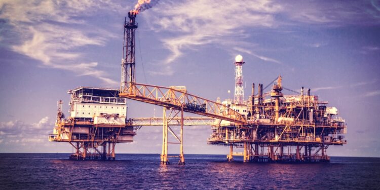 Pemex se queda corto en meta petrolera