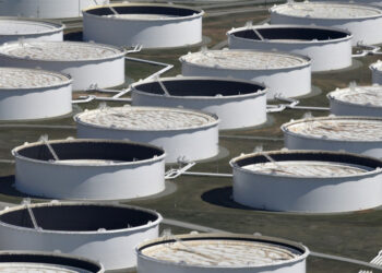 Regresa petróleo mexicano a la banda de los 70 dólares por barril