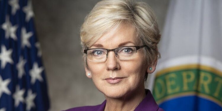 Expresa secretaria Granholm preocupaciones reales por la reforma energética en México