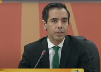 Chocan especialistas y funcionarios de CFE por causas de apagones