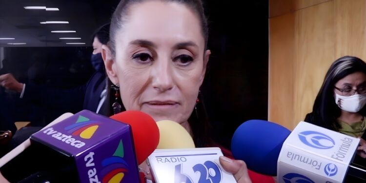 Falso, que la reforma del presidente promueva la energía no renovable: Sheinbaum