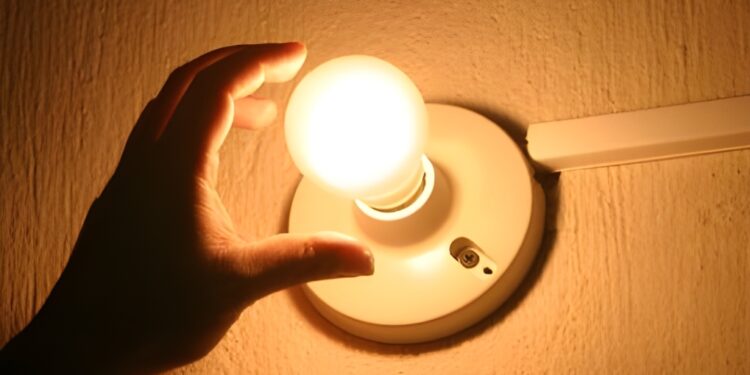 Proponen regalar la electricidad por ser un derecho humano