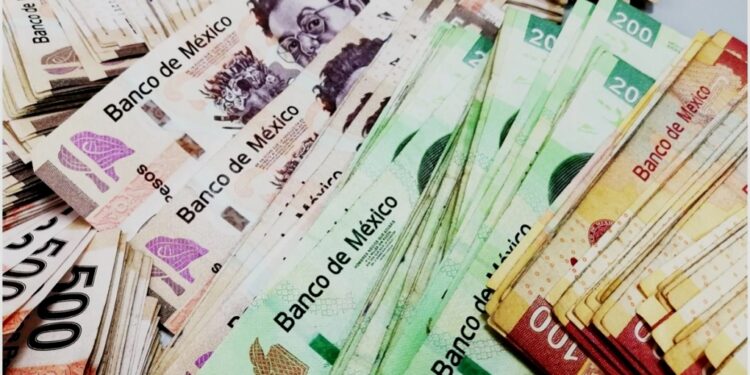En 2021 salieron inversiones del país por MX$ 260,000 millones