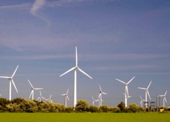 Proponen que CFE lidere las subastas de energías limpias