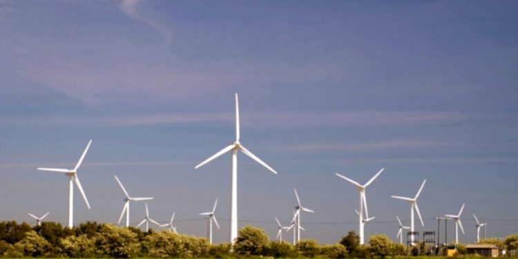 Proponen que CFE lidere las subastas de energías limpias