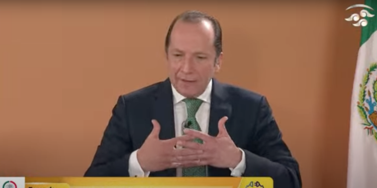 Chocan en Parlamento Abierto por actuar de la Corte en temas eléctricos