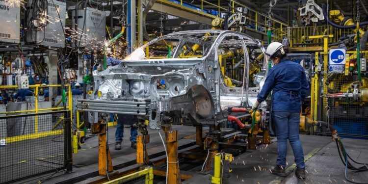 Plantea el talento un reto para la transición a vehículos eléctricos: Isabel Studer
