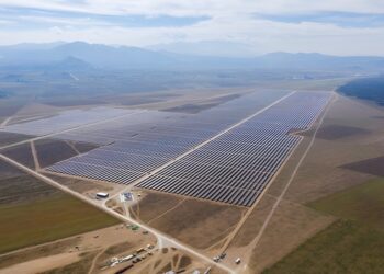 Autoriza Cofece a China Three Gorges adquirir participación en 5 centrales fotovoltaicas