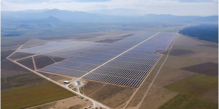 Autoriza Cofece a China Three Gorges adquirir participación en 5 centrales fotovoltaicas