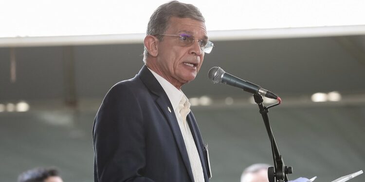 Confirman salida del presidente de Petrobras