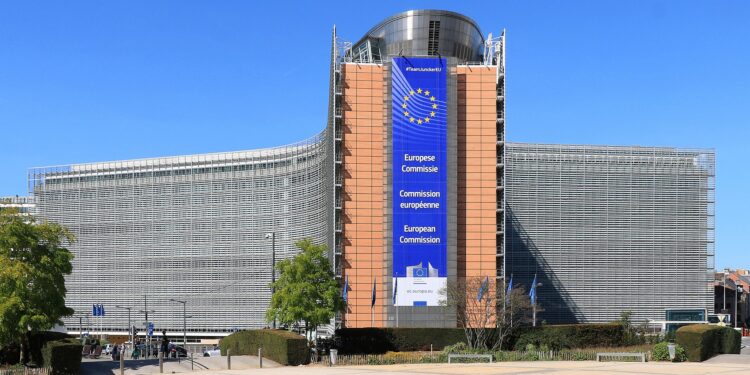 Europa reducirá dos tercios dependencia del gas ruso este año
