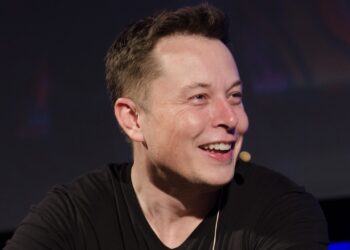 Necesitamos aumentar la producción de petróleo y gas de inmediato: Elon Musk