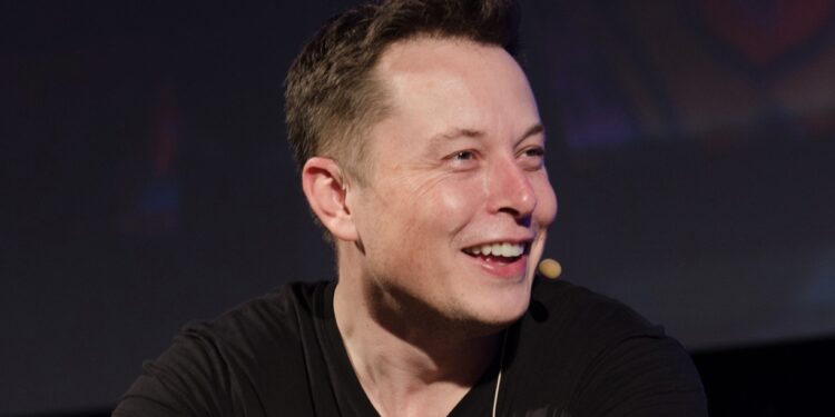 Necesitamos aumentar la producción de petróleo y gas de inmediato: Elon Musk