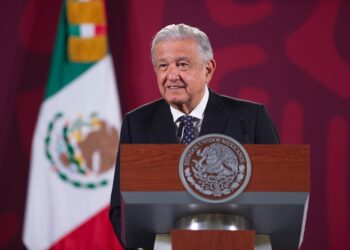 Justifica AMLO exportaciones de petróleo