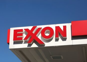 Analiza Exxon Mobil salir completamente de Rusia para 2024