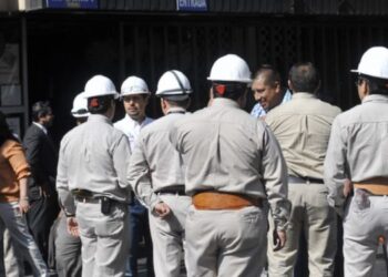 Inician petroleros protesta pacífica por incumplimiento del CCT