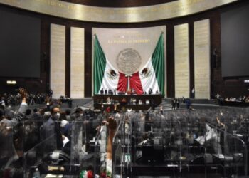 Salvan Comisiones a la CRE, pero dejan metodología de tarifas a la CFE
