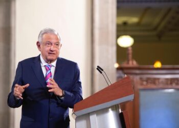 Critica López Obrador a jueces de la Corte por discusión de la LIE