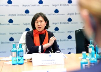 Reclama USTR riesgo en 10 mil mdd en inversiones renovables