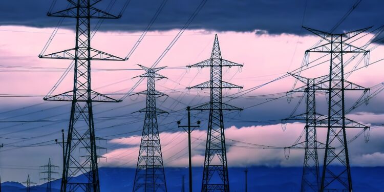 Invertirá Perú USD 130 millones en líneas de transmisión eléctrica