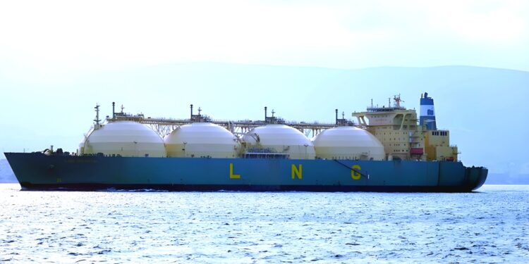 Busca Sempra suministrar GNL a Polonia