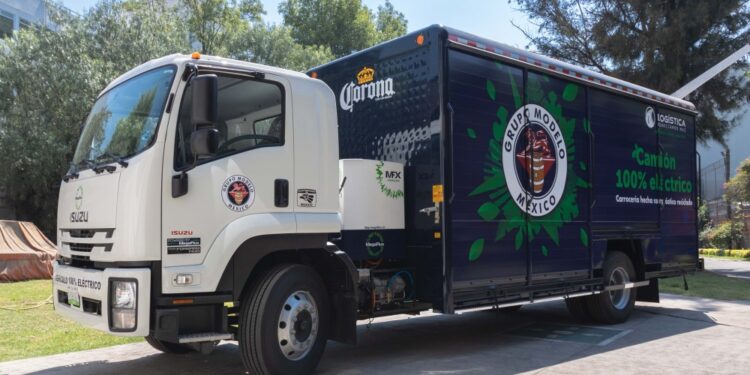 Estrena Grupo Modelo primer camión eléctrico y con elementos reciclados
