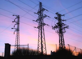 Ciclos combinados “El Sauz II” y “Salamanca” hasta 2024, confirmó la CFE