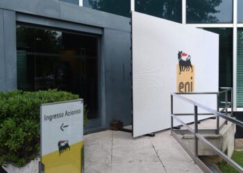 Eni abre cuenta en rublos