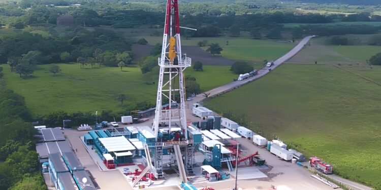 CNH podría sancionar a Pemex por desviaciones en el plan de Ixachi