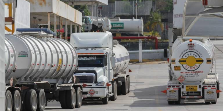 Cambia SE requisitos para importar combustibles