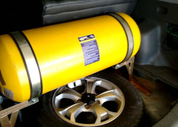 Explota taller  “patito” de GNV en Monterrey