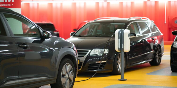 Mantendrán autos híbridos y eléctricos crecimiento en México