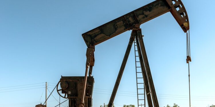 Pierden petroleras 38,485 mdd por su salida de Rusia