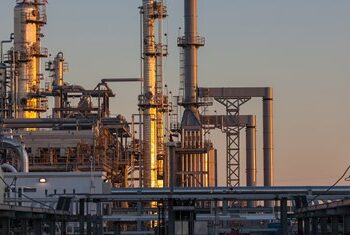 Da Sener 5 permisos provisionales a Trafigura para importar combustibles