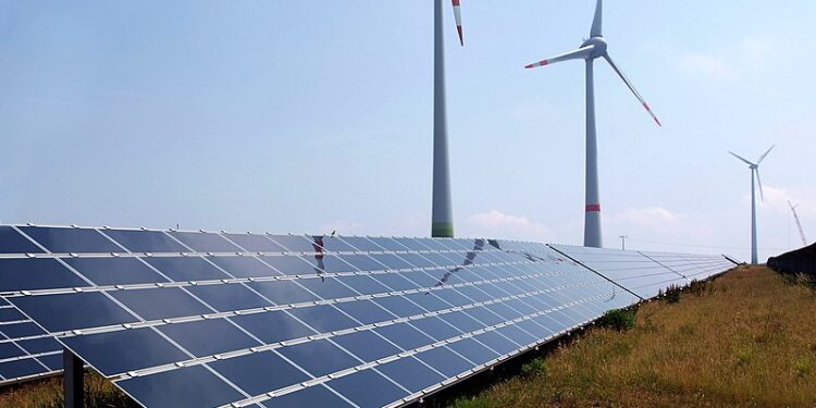 Encarecimiento de materias primas amenaza la transición energética