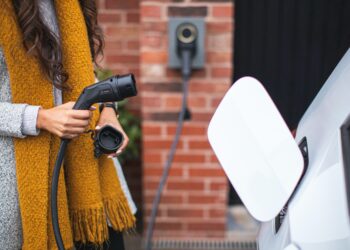 Venta de autos eléctricos alcanza récord global en 2021