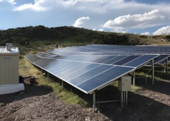 Firman alianza Solarever y LONGi para desarrollar energía fotovoltaica en el país