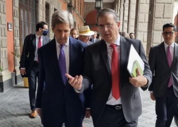 Ve Kerry “una nueva oportunidad para todos” en el sector energético mexicano
