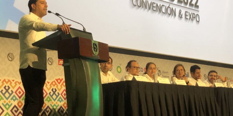 Confirma Vila construcción de ciclos combinados en Yucatán