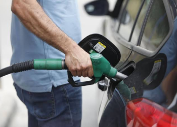 Mantiene CRE acelerador en permisos de gasolineras