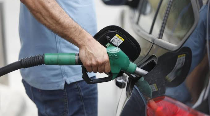 Mantiene CRE acelerador en permisos de gasolineras