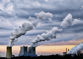 Limita Corte de EEUU a Agencia para regular emisiones en generación eléctrica