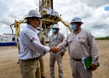Pemex se mantiene como riesgo para las finanzas públicas
