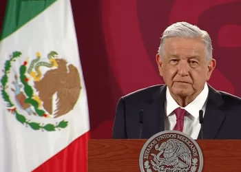 Pide gobierno a privados que “le bajen un poquito” a precios de energéticos