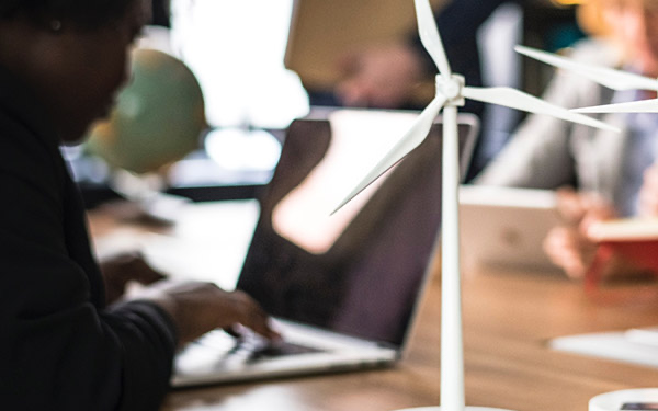 Ata Renewables abre oficina en Colombia