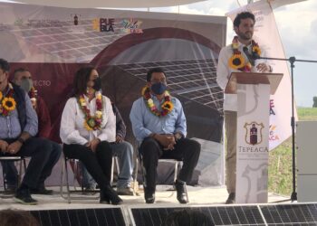 Beneficiarán a 1,800 habitantes de Tepeaca con paneles solares para planta de bombeo de agua