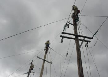 Moody’s baja calificación a la CFE