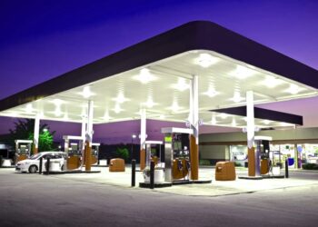 Destraba CRE permisos en petrolíferos y electricidad